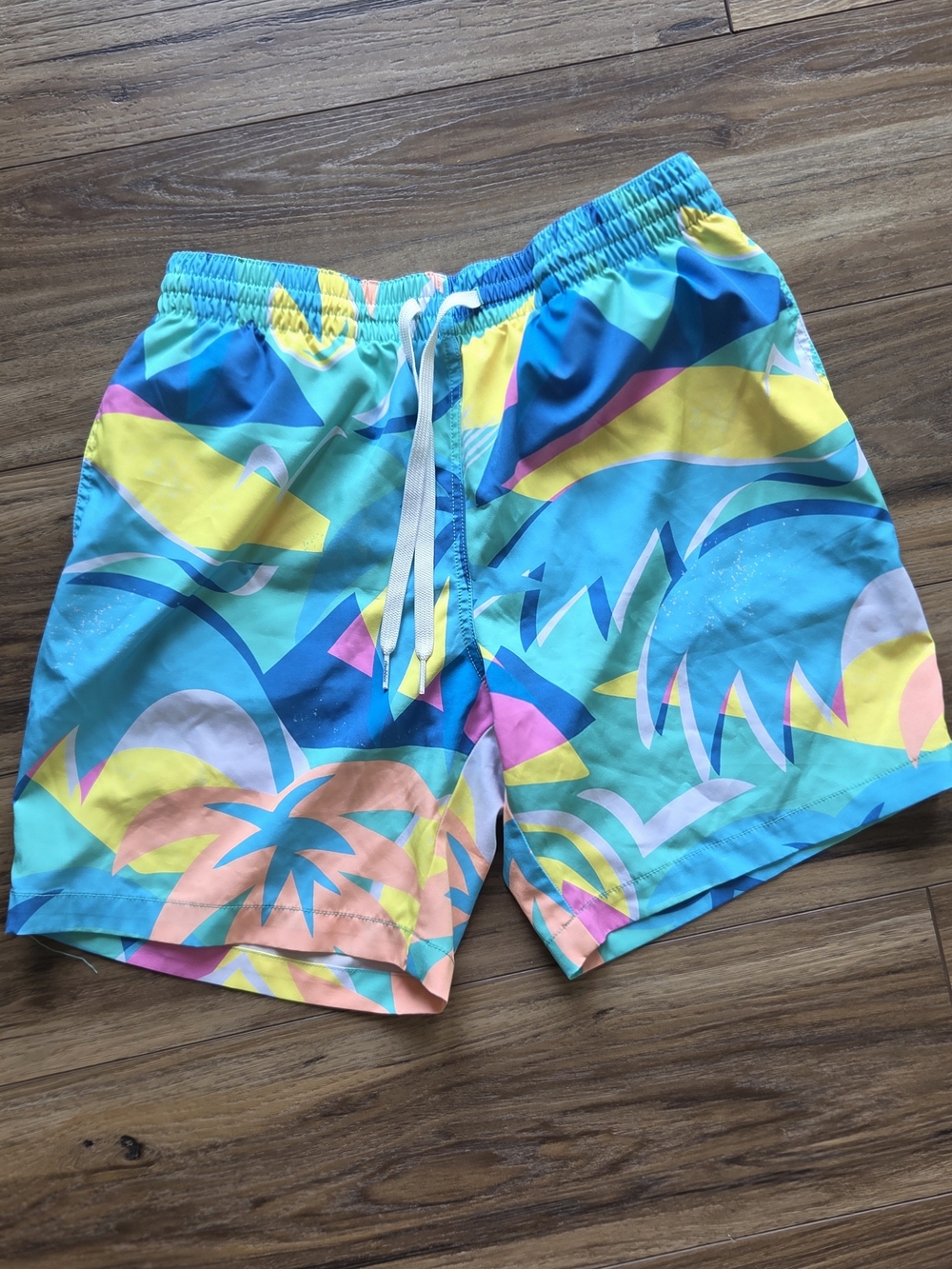 chubbies Turquoise Yellow Pink Palm Print Swim Trunks